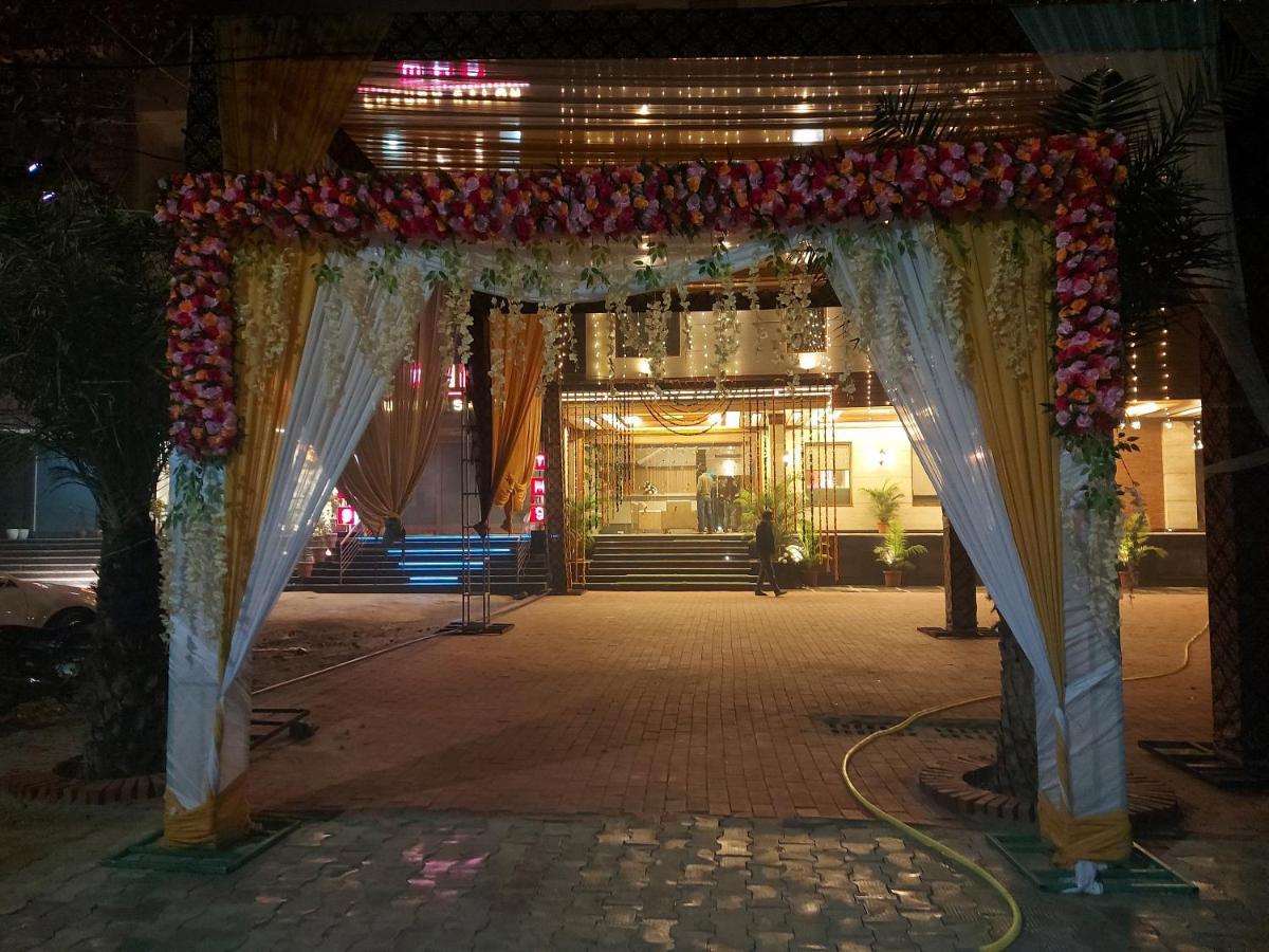 Hotel Endora Patiāla Kültér fotó