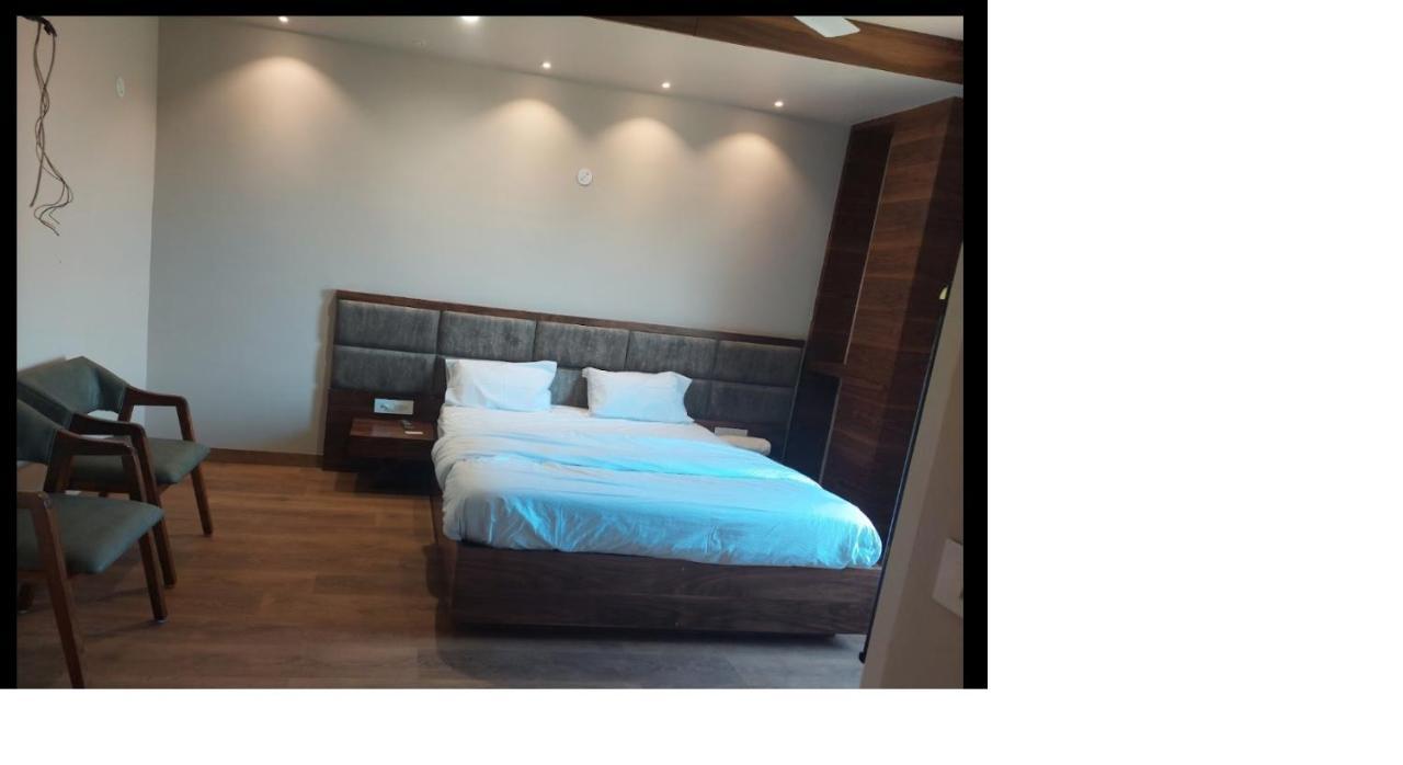 Hotel Endora Patiāla Kültér fotó
